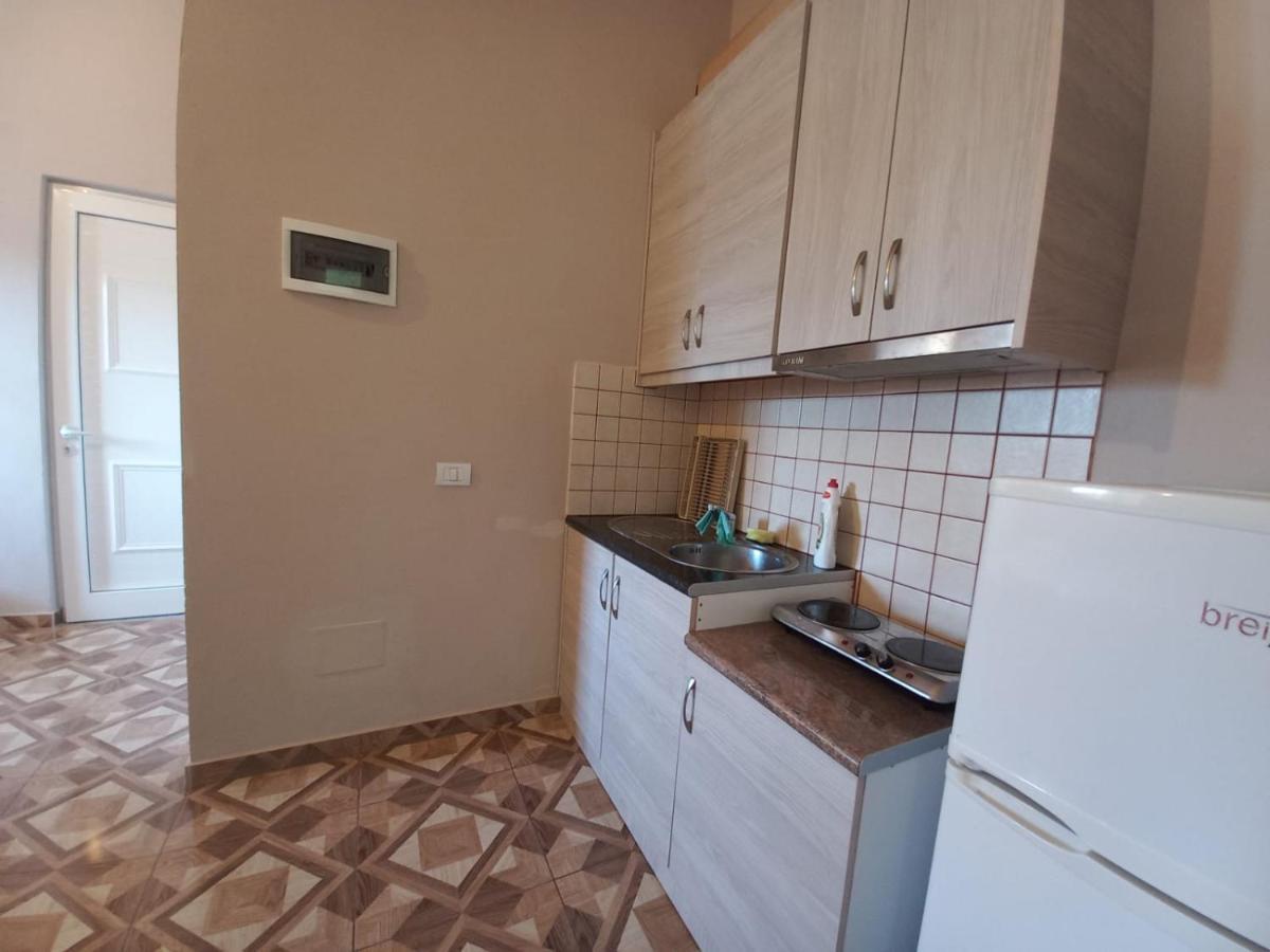Arjana & Nelaj Apartments Ksamil Eksteriør bilde